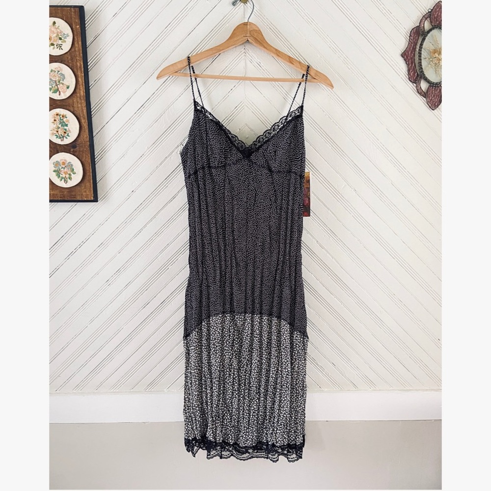 NWT Dainty Floral Spaghetti Strap Dress